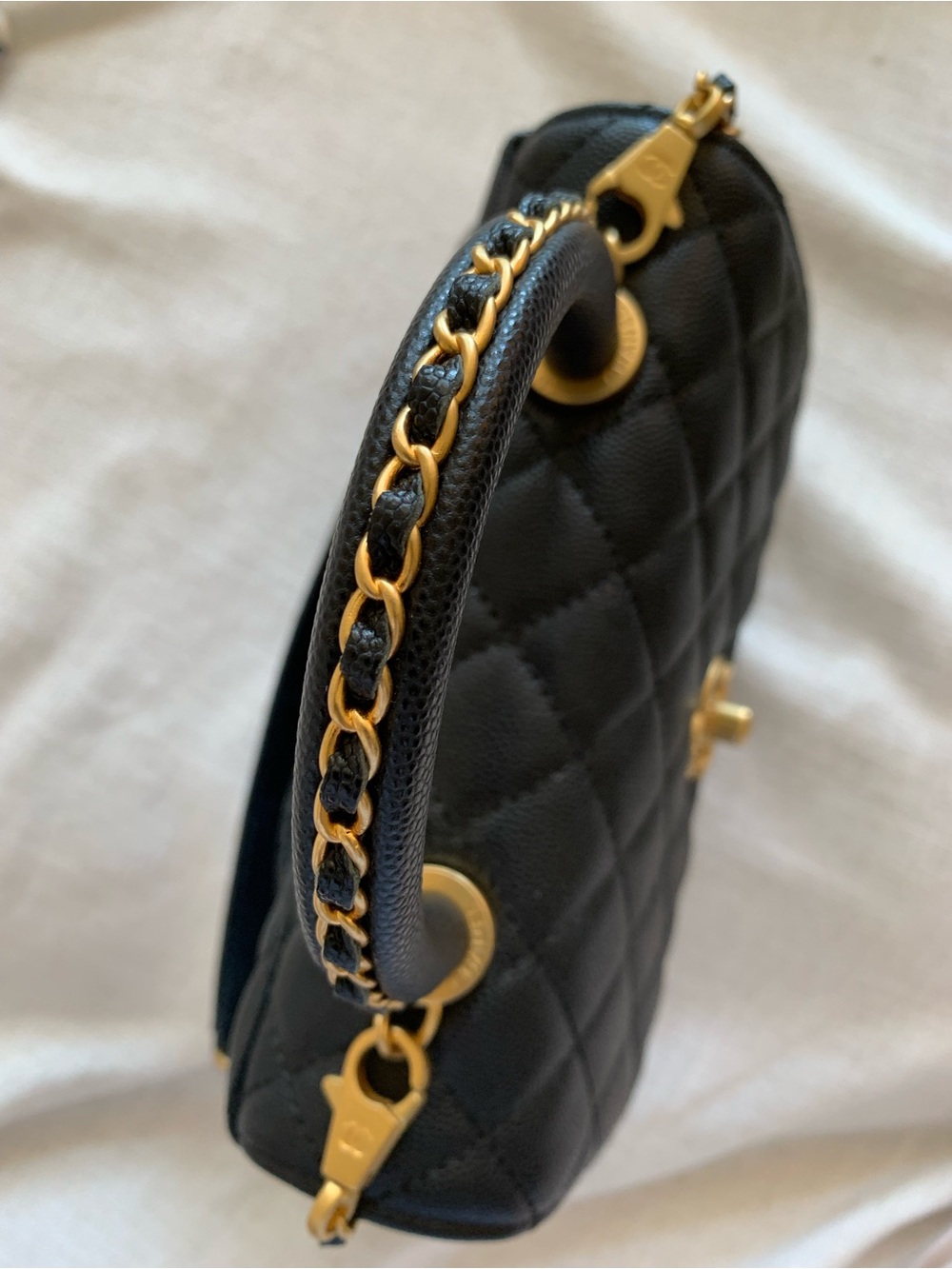 Women leather Black Quilted Chain-Handle Women’s Bag Top-Handle & Crossbody Bag